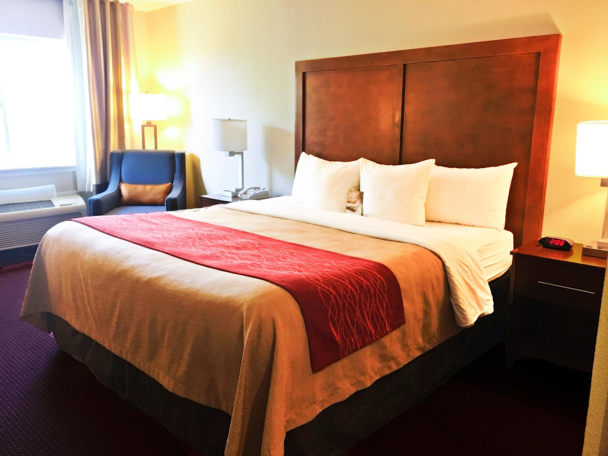 Comfort Inn & Suites Klamath Falls Exterior photo