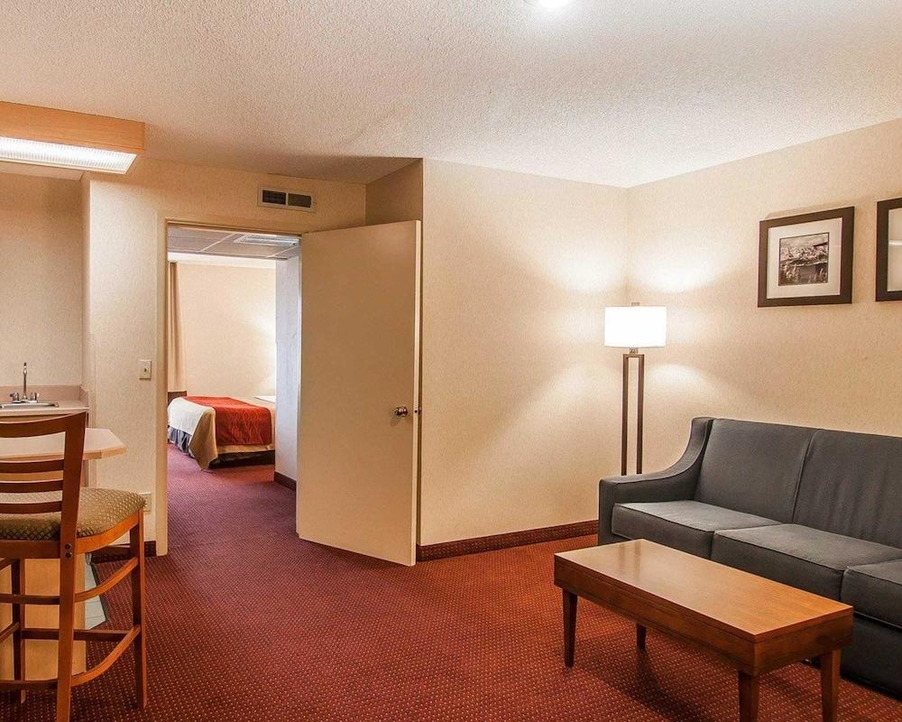 Comfort Inn & Suites Klamath Falls Exterior photo